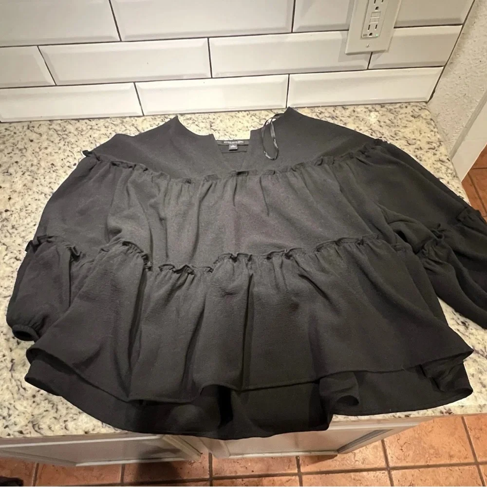 Marc New York Andrew Marc Tiered Blouse- Size L - Picture 1 of 2